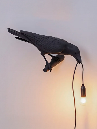 Настенный светильник в форме ворона Raven-2